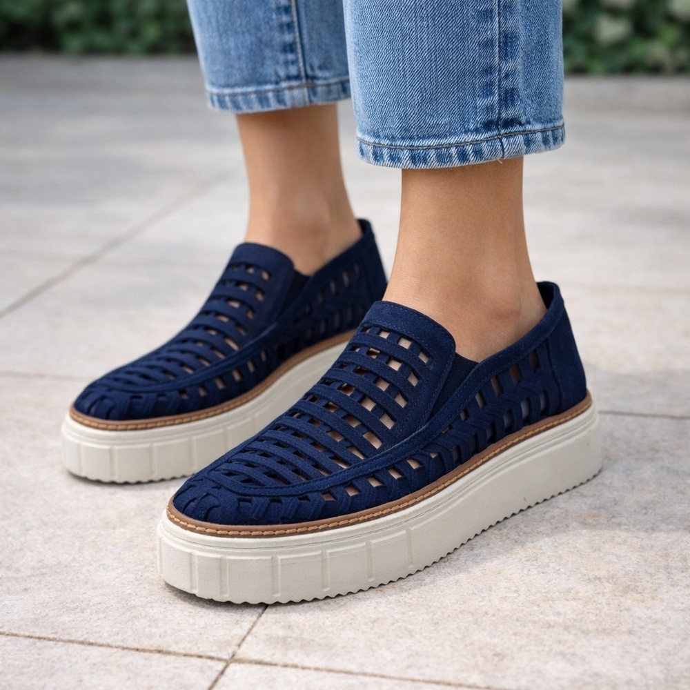 Vince Camuto Romeena Navy Blue Perforated Platform Slip-On Sneaker Size 9
